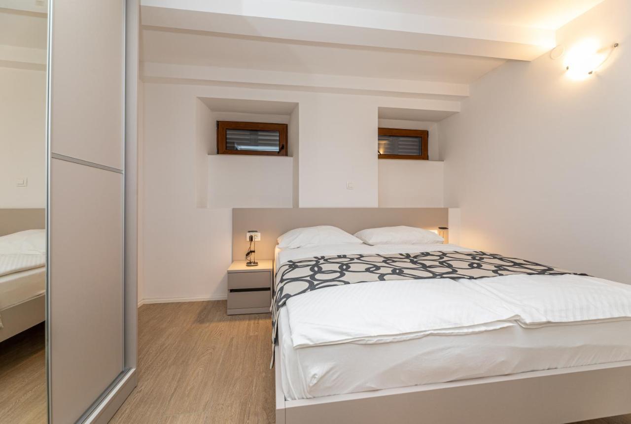 Apartments Crnekovic III บัชกา ภายนอก รูปภาพ
